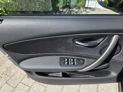 BMW 116i — Compacte citadine de 2010, 122 ch, état impeccable — Miniatur 13