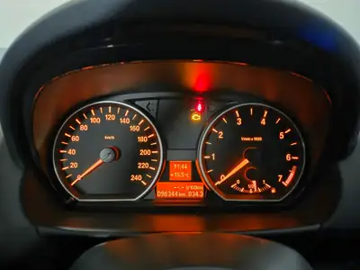BMW 116i — Compacte citadine de 2010, 122 ch, état impeccable — Miniatur 19
