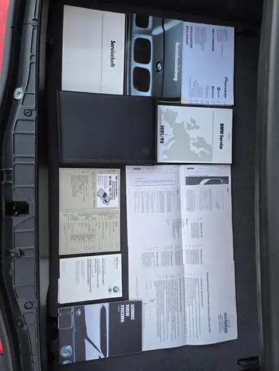 BMW 850i V12 5.0 — Chef-d'œuvre des années 90, 300 CV et boîte manuelle — Miniature 20
