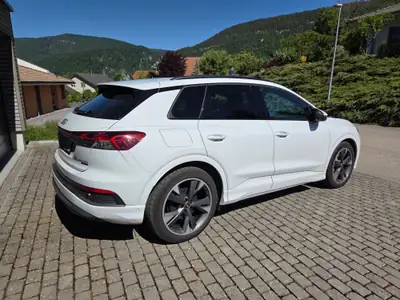 Audi Q4 e-tron 50 quattro — SUV électrique premium, 42 500 km seulement — Innenraum