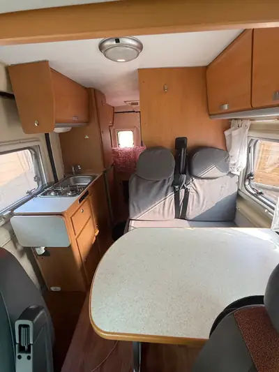 FIAT Ducato 2.3 Multijet 120 — Camping-car Challenger d'occasion, entretien impeccable — vista posteriore