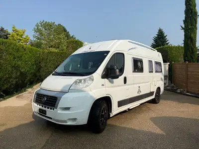 FIAT Ducato 2.3 Multijet 120 — Camping-car Challenger d'occasion, entretien impeccable — vista esterna