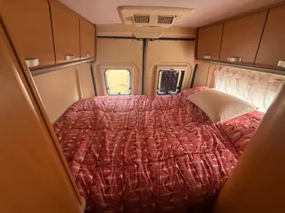 FIAT Ducato 2.3 Multijet 120 — Camping-car Challenger d'occasion, entretien impeccable — interni