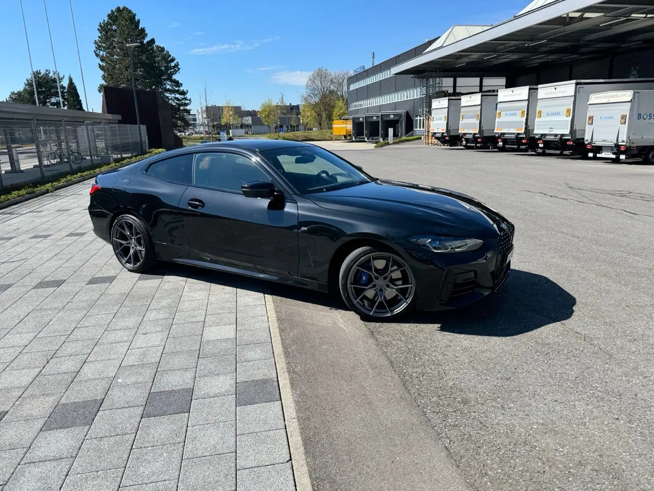 BMW M440i xDrive — Coupé sportif 385 ch, 8 roues complètes Aversus 19", entretien inclus — vista esterna