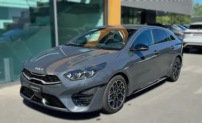 Kia ProCeed 1.5 T-GDi MHEV GT-Line — Break sportif hybride mild, 3900 km seulement — exterior view