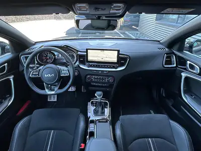 Kia ProCeed 1.5 T-GDi MHEV GT-Line — Break sportif hybride mild, 3900 km seulement — Thumbnail 13
