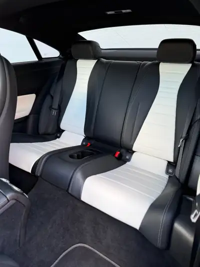 Mercedes-Benz E 450 Coupé 4Matic AMG Line — Élégance sportive, 38'900 km seulement — Miniature 21