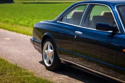 Bentley Continental R 1997 — Coupé sportif de prestige, motorisation 6.8L biturbo, version européenne rare — Miniatur 9