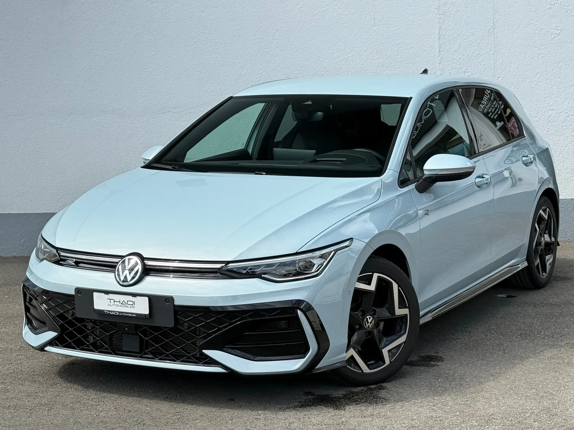 VW Golf 1.5 e-TSI mHEV R-Line — Hybride légère performant, kilométrage réduit — vista esterna
