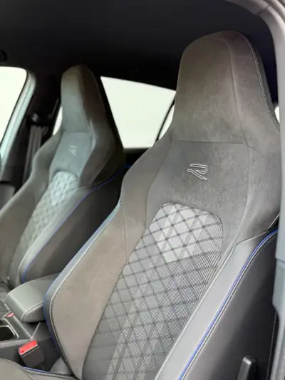 VW Golf 1.5 e-TSI mHEV R-Line — Hybride légère performant, kilométrage réduit — Miniatura 18