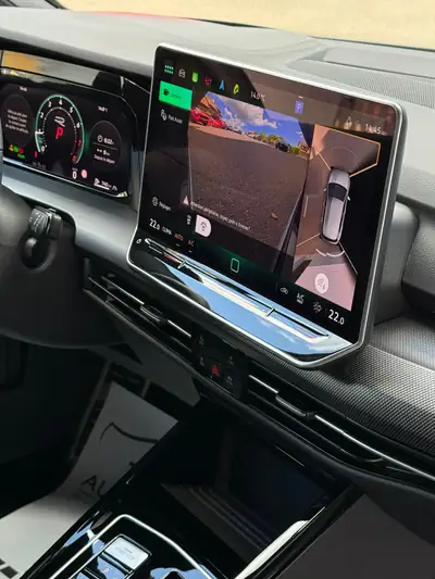 VW Golf 1.5 e-TSI mHEV R-Line — Hybride légère performant, kilométrage réduit — Miniatura 28