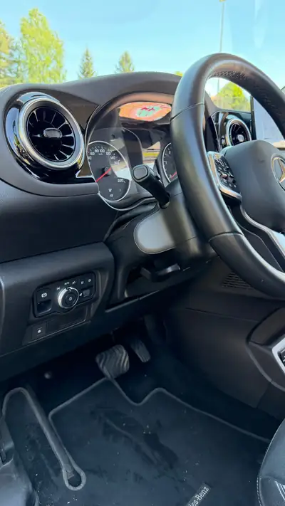 Mercedes-Benz T-Class T180 Progressive — Monospace familial diesel, garantie 4 ans incluse — Miniatura 16