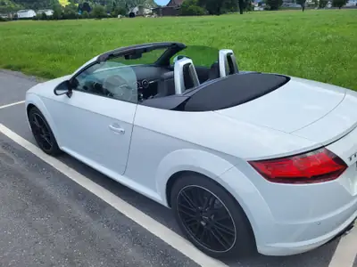 Audi TT 1.8T Roadster 2018 — Cabriolet sportif, 56'000 km seulement — fianco