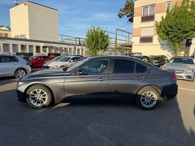 BMW 318d Steptronic — Berline diesel efficace, 169'000 km, garantie 2 ans — Heckansicht