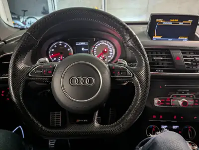 Audi RS Q3 2.5 TFSI Quattro — Performance haute puissance, 94'000 km, impeccable — cruscotto