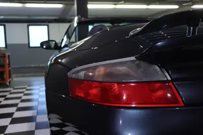 Porsche 911 Turbo Cabrio Manual — Légendaire sportive décapotable, 450 ch, sans accident — vista posteriore