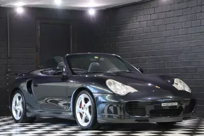 Porsche 911 Turbo Cabrio Manual — Légendaire sportive décapotable, 450 ch, sans accident — vista esterna