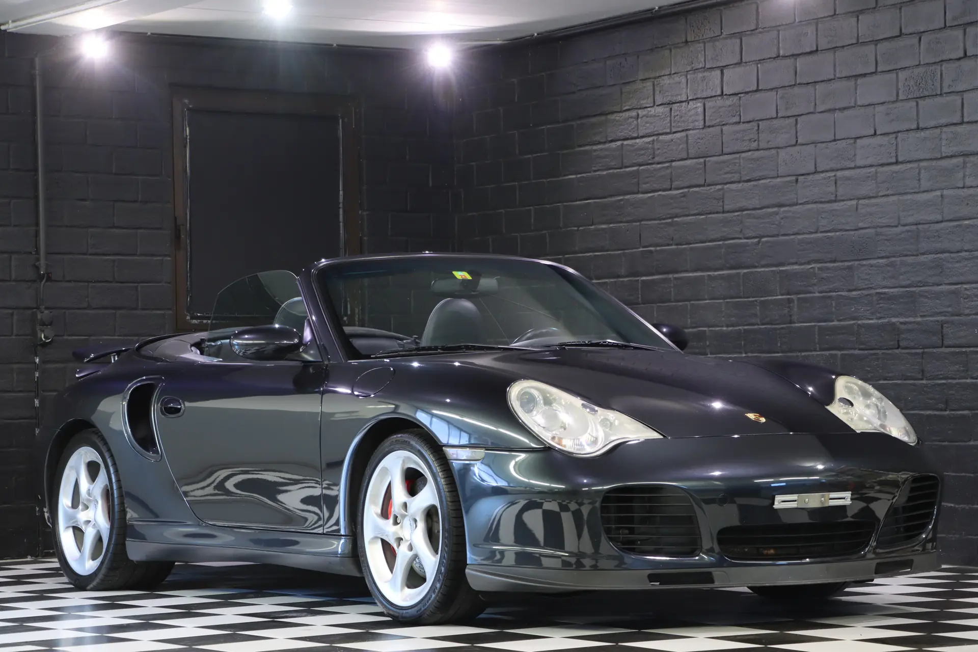 Porsche 911 Turbo Cabrio Manual — Légendaire sportive décapotable, 450 ch, sans accident — vista esterna