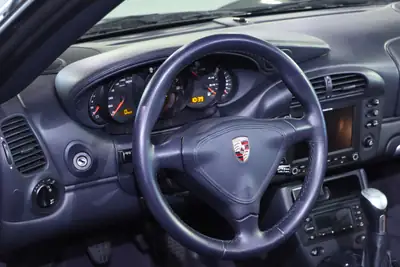 Porsche 911 Turbo Cabrio Manual — Légendaire sportive décapotable, 450 ch, sans accident — Miniatura 11