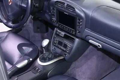 Porsche 911 Turbo Cabrio Manual — Légendaire sportive décapotable, 450 ch, sans accident — Miniatura 13
