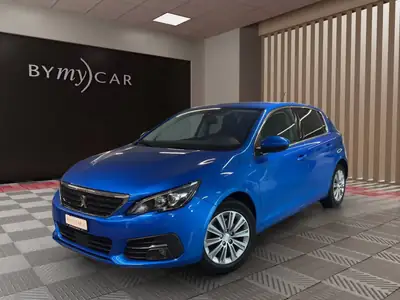 Peugeot 308 1.2 PureTech Allure Pack — Berline compacte automatique, faible consommation — Seitenansicht