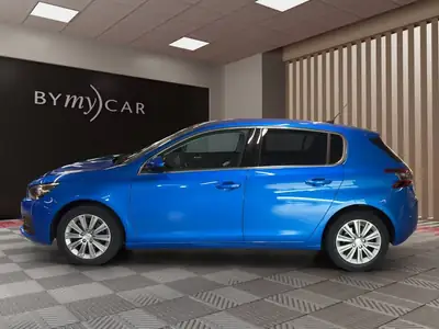 Peugeot 308 1.2 PureTech Allure Pack — Berline compacte automatique, faible consommation — Innenraum