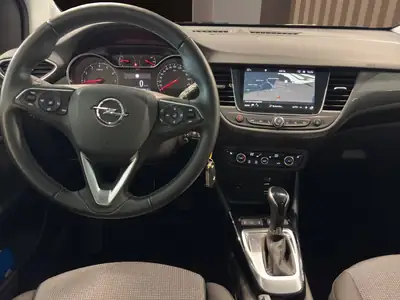 Opel Crossland X 1.2i Elegance — SUV compact automatique, faible kilométrage — Armaturenbrett