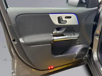Mercedes-Benz GLA 250 Swiss Star AMG Line 4matic — SUV compact hybride essence, quasi neuf — Miniature 15