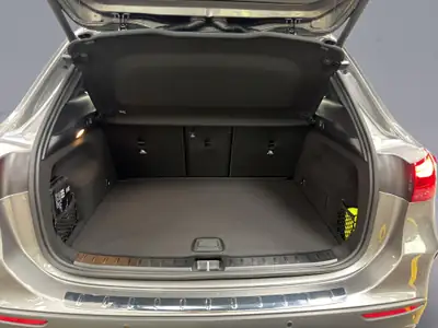 Mercedes-Benz GLA 250 Swiss Star AMG Line 4matic — SUV compact hybride essence, quasi neuf — Miniature 18