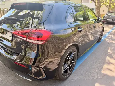 Mercedes-Benz Classe A 220 AMG Line — Berline compacte premium, 107'000 km, sans accident — vista posteriore