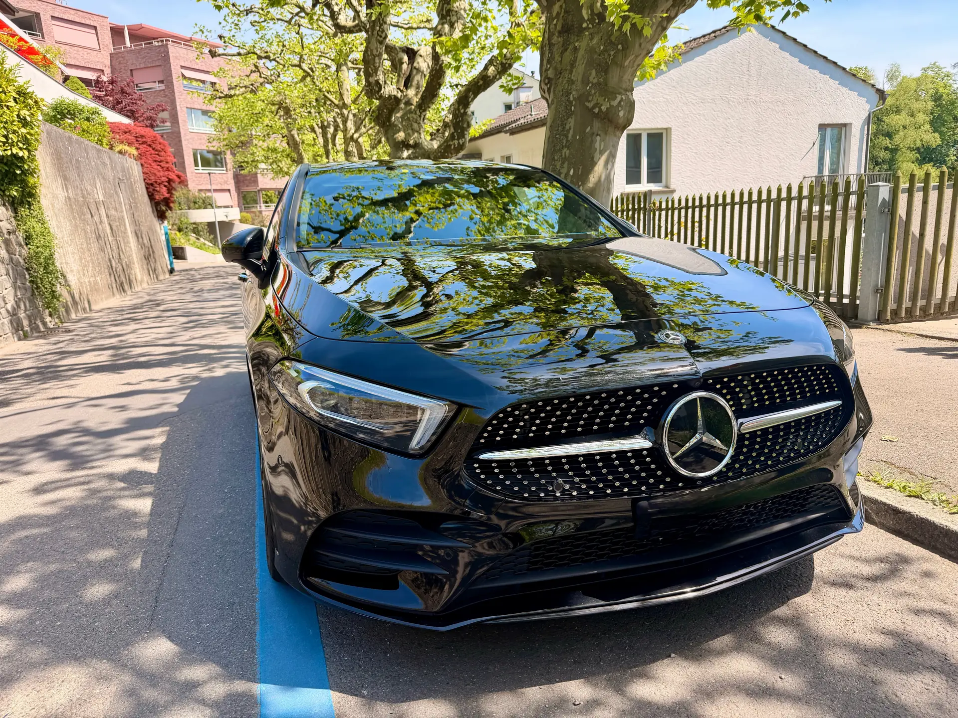 Mercedes-Benz Classe A 220 AMG Line — Berline compacte premium, 107'000 km, sans accident — vista esterna
