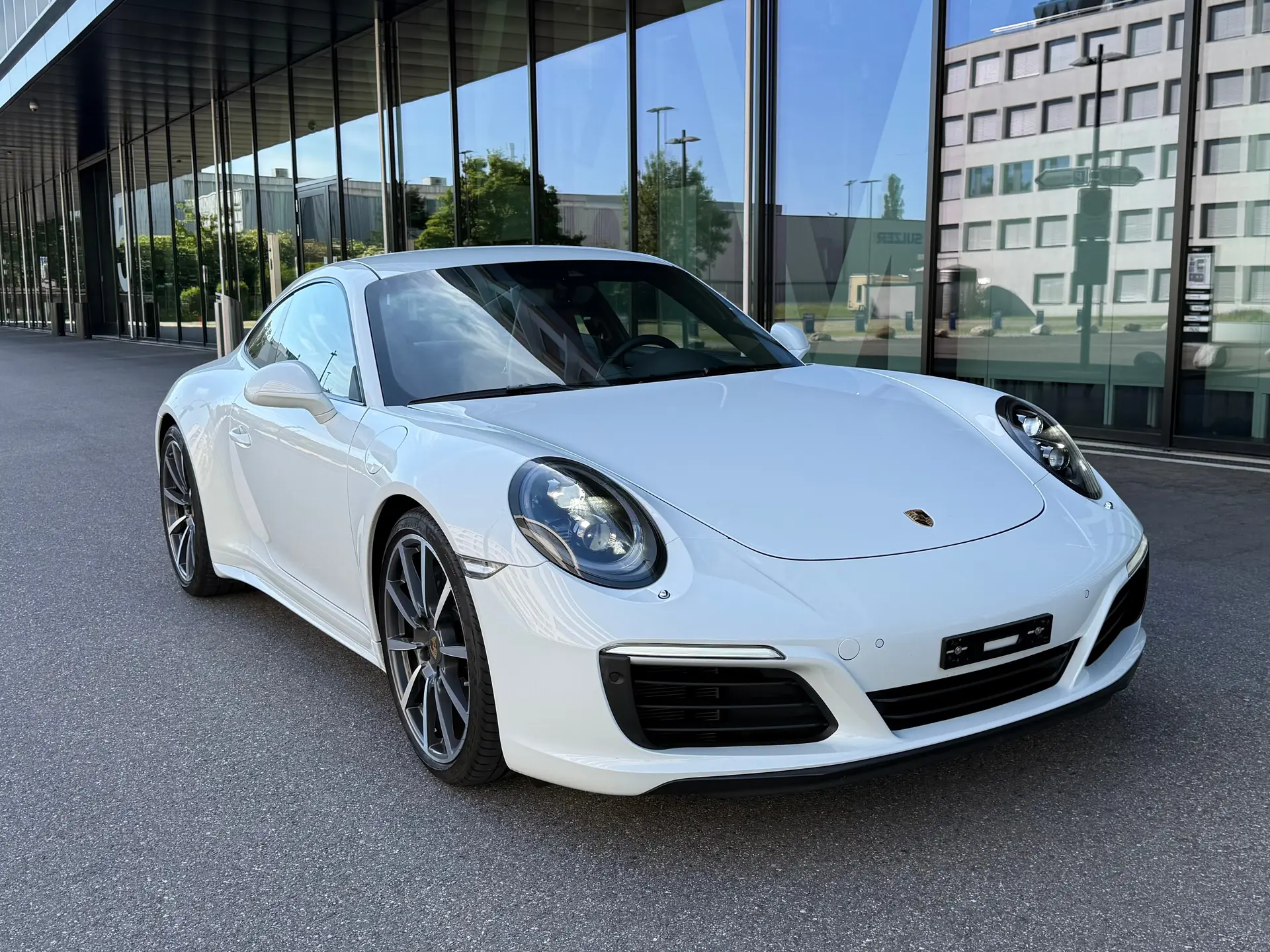 Porsche 911 Carrera 4 PDK — Sportive tous-terrains légendaire, 62'000 km seulement