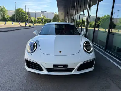 Porsche 911 Carrera 4 PDK — Sportive tous-terrains légendaire, 62'000 km seulement — Innenraum
