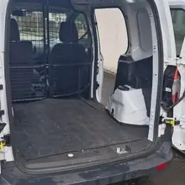 Ford Transit Courier 1.0 EcoBoost Limited — Fourgonnette compacte, 45'000 km, moteur économe — Innenraum