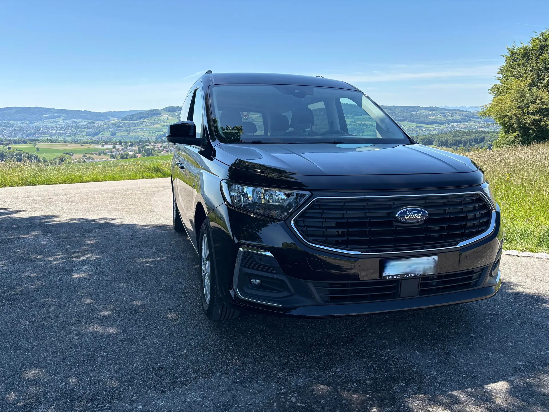 Ford Grand Tourneo Connect 2.0 EcoBlue 102 — Monospace familial spacieux, 75 000 km — vista esterna
