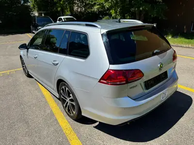 VW Golf Variant 1.4 TSI 150 — Break performant, équipement premium, sans accident — vista posteriore