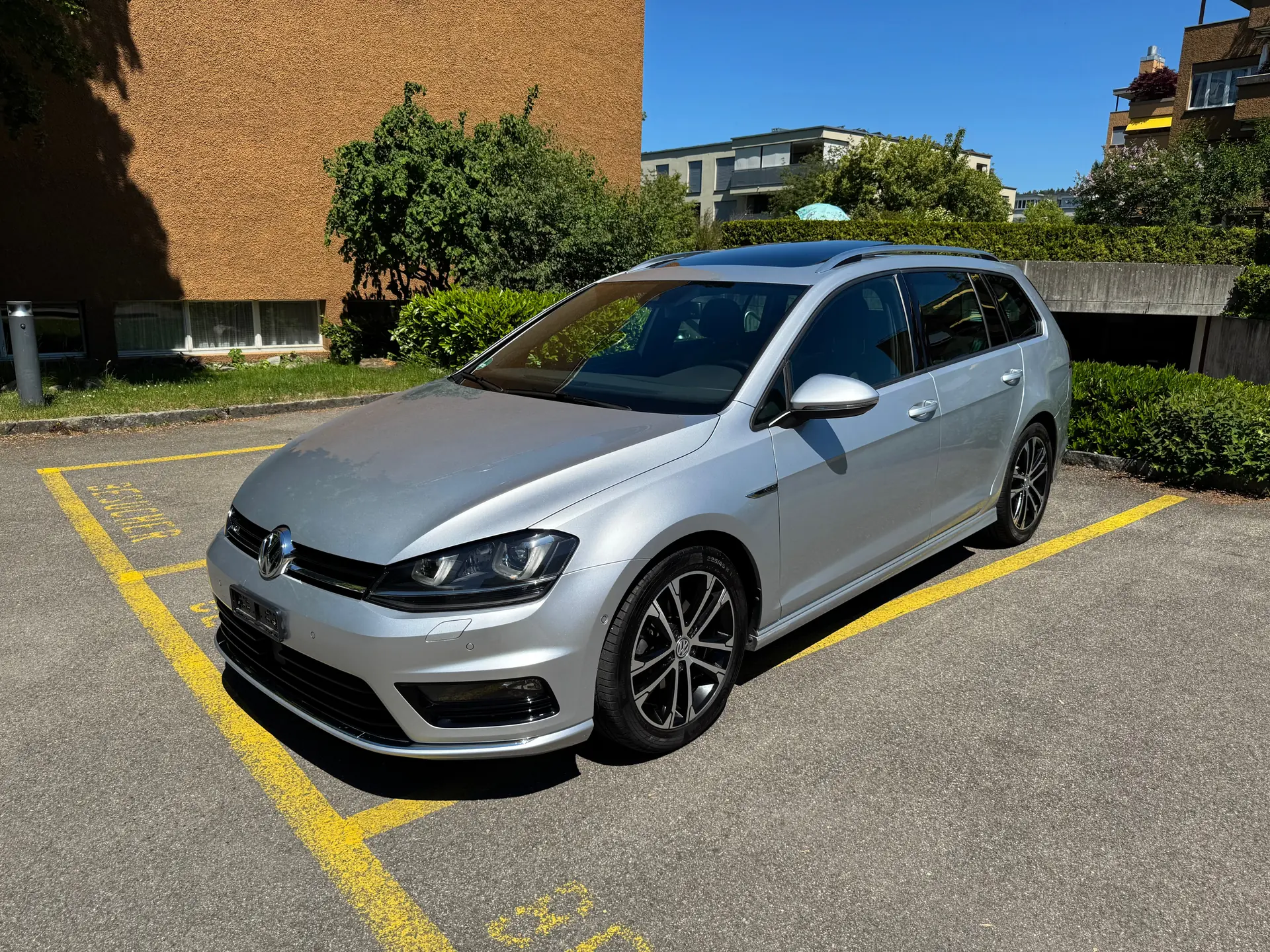 VW Golf Variant 1.4 TSI 150 — Break performant, équipement premium, sans accident — vista esterna