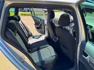 VW Golf Variant 1.4 TSI 150 — Break performant, équipement premium, sans accident — Miniatura 8