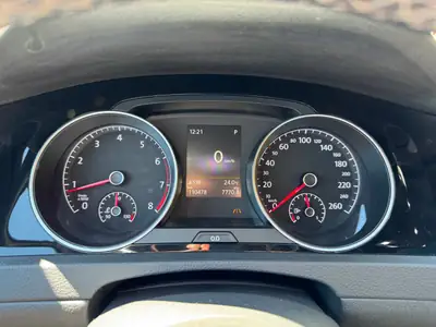 VW Golf Variant 1.4 TSI 150 — Break performant, équipement premium, sans accident — Miniatura 13