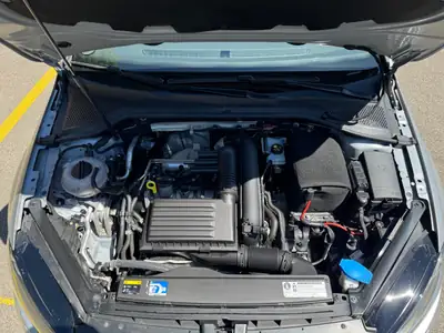 VW Golf Variant 1.4 TSI 150 — Break performant, équipement premium, sans accident — Miniatura 17