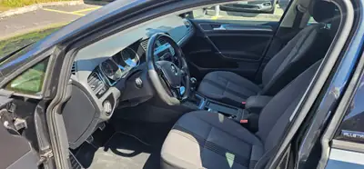 VW Golf 1.4 TSI ACT Allstar — Compacte dynamique, 150 ch, faible kilométrage — intérieur