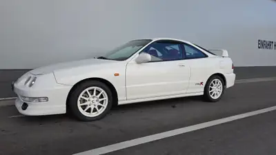 Honda Integra Type R (DC2) — Légende sportive 1999, 190 ch purs — Heckansicht