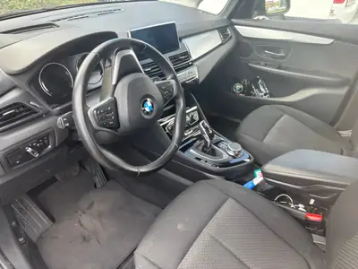 BMW 218 Active Tourer xDrive — Monospace diesel efficace, transmission intégrale — vista posteriore
