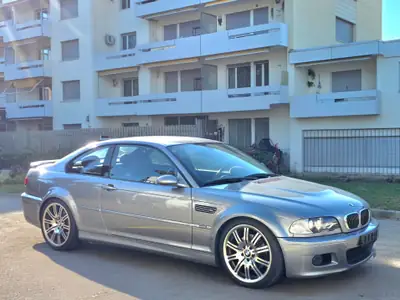 BMW M3 E46 SMG II 2003 — Coupé sportif de légende, unfallfrei et impeccablement conservé — vista esterna