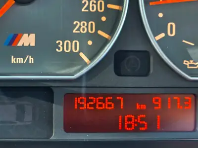 BMW M3 E46 SMG II 2003 — Coupé sportif de légende, unfallfrei et impeccablement conservé — Miniatura 19