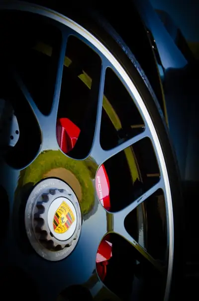 Porsche 911 Carrera 4 GTS — Sportive légendaire, très faible kilométrage — Miniatur 9