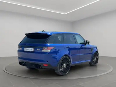 Range Rover Sport 5.0 V8 SC SVR — 550 ch de pure performance, sans accident — Heckansicht