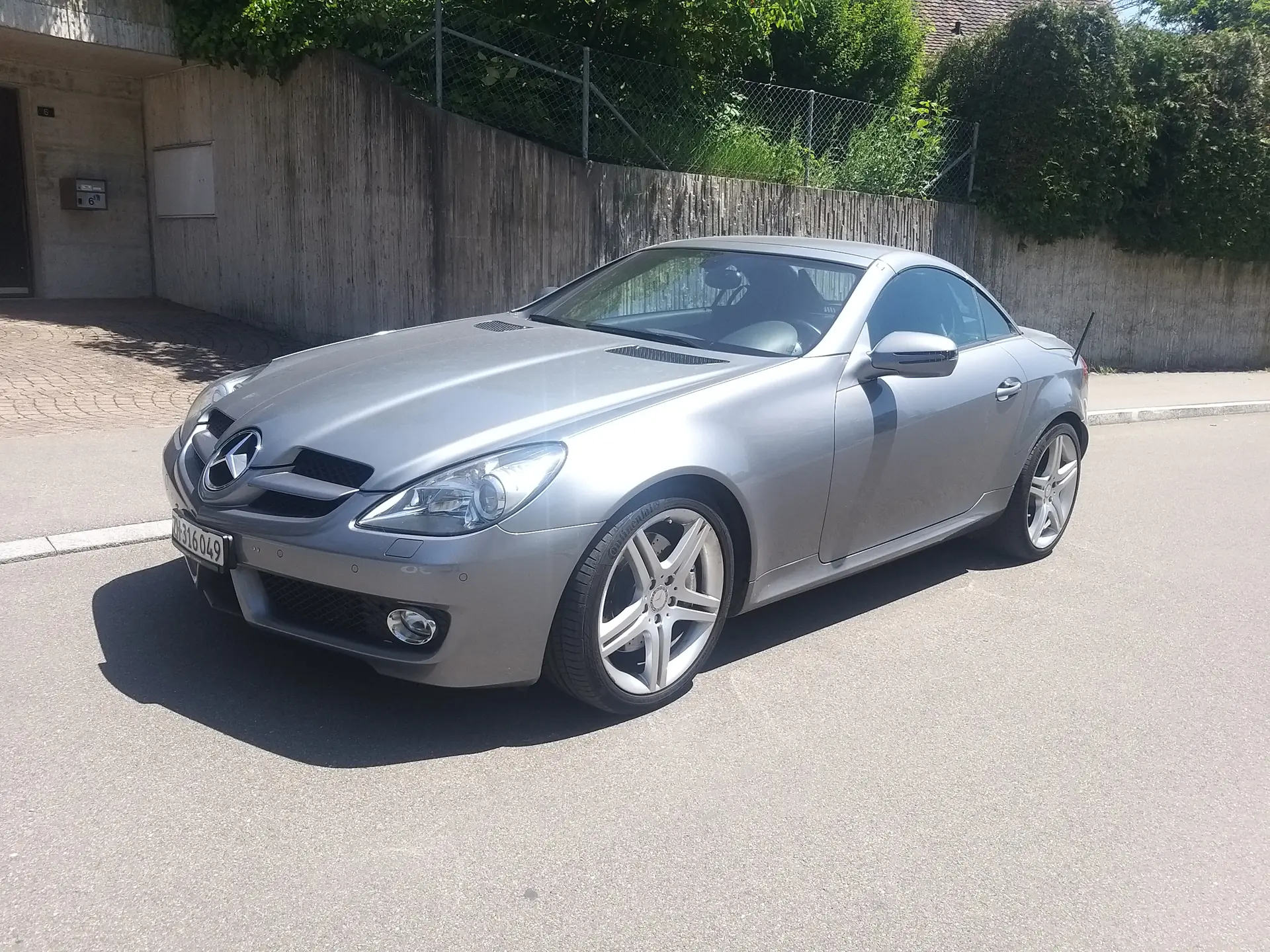 Mercedes-Benz SLK 350 — Cabriolet sportif 305 ch, très bon état, peu kilométré — vue extérieure