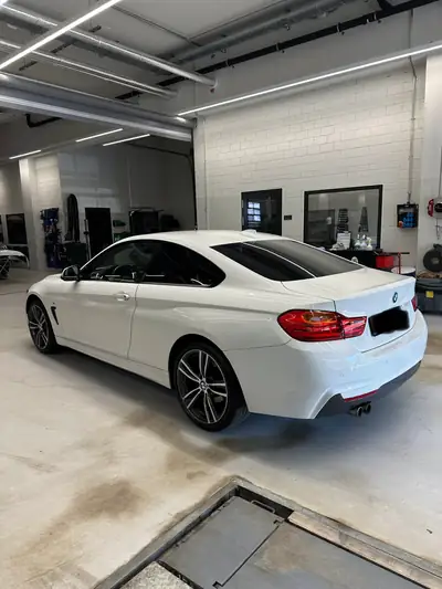 BMW 428i xDrive M-Sport — Coupé sportif 245 ch, boîte auto, histoiré sans sinistre — cruscotto