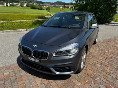 BMW 220 Active Tourer xDrive — Monospace polyvalent diesel, entretien complet récent — fianco